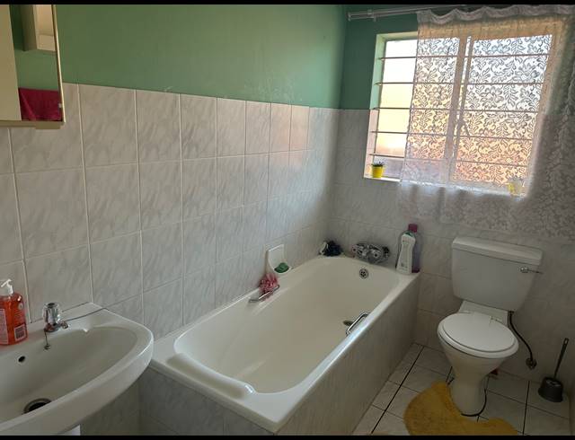 3 BEDROOM GATED ESTATE FOR SALE IN THE ORCHARDS